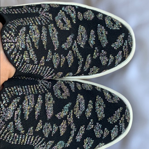 NWOB SKETCHERS LEOPARD RISE FIT SNEAKERS 8 - Picture 3 of 5